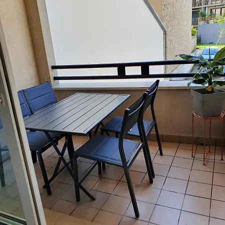 Magnifique Appartement Avec Garage Prive Et Terrasse Reims Exterior photo