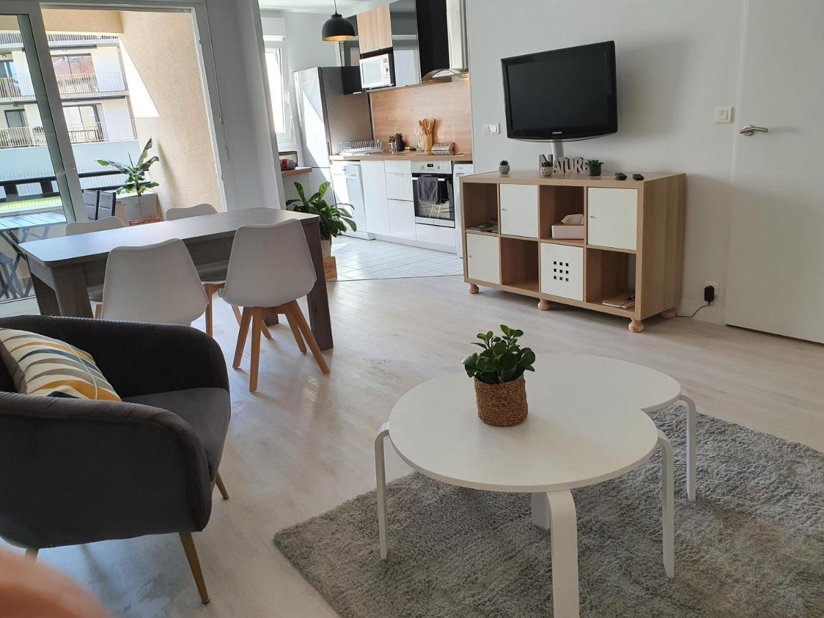 Apartment Magnifique Avec Garage Prive Et Terrasse
